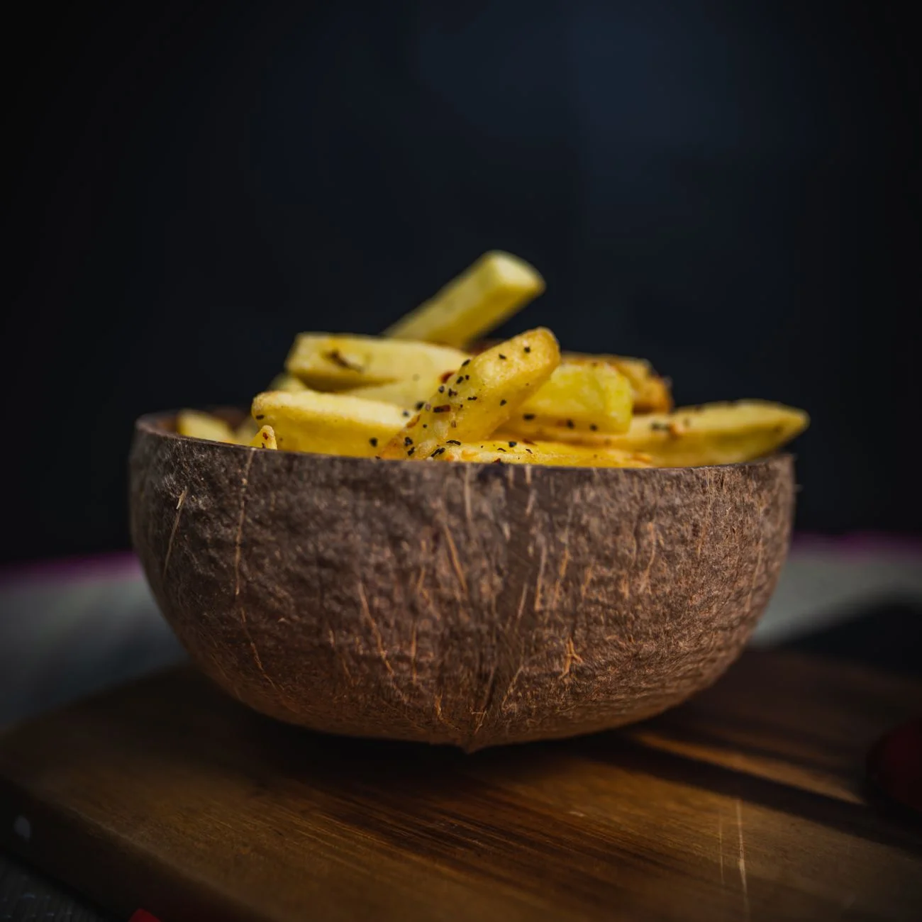 PATATAS PERREANDO: patatas caseras con queso cheddar y bacon bits